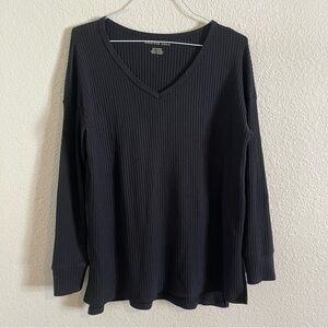 American Eagle Oversized Ribbed V-Neck Long Sleeve Tee T-Shirt Black